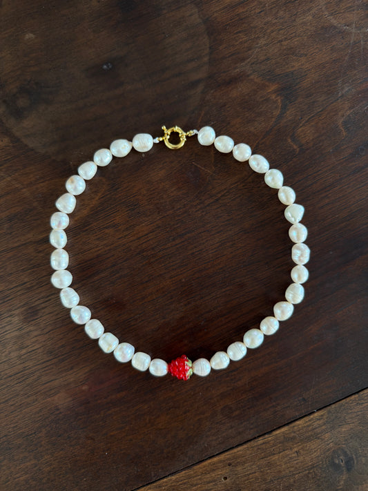 Raspberry choker
